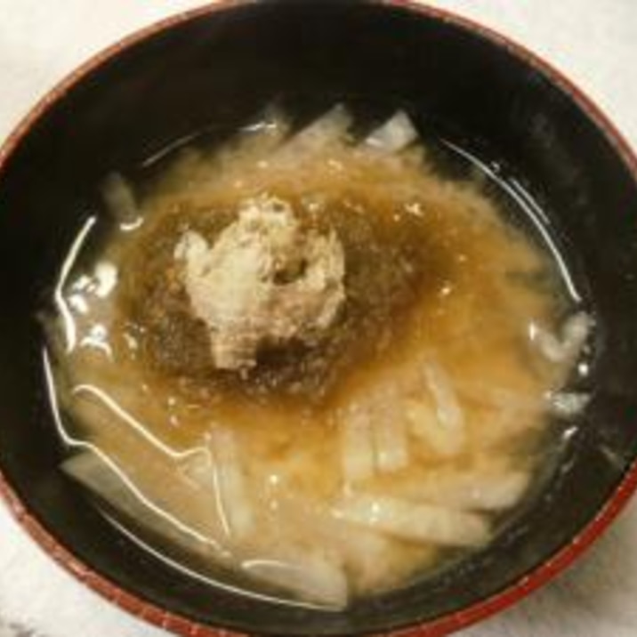 大根ととろろ昆布のお味噌汁♪